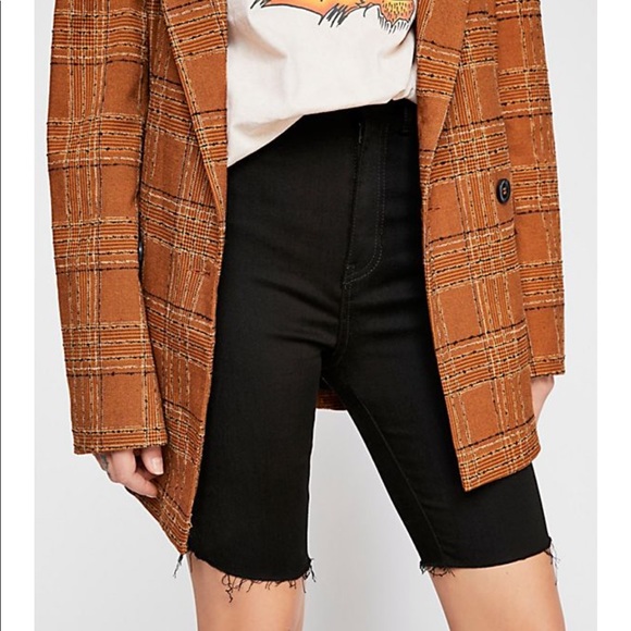 🆕 Free People Denim So Chic Biker Shorts - Picture 2 of 6